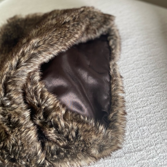 Faux fur brown infinity scarf OS - Picture 4 of 8